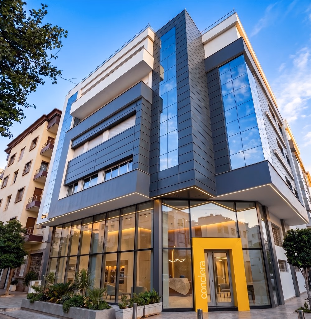 Agence Conciera à Tanger - immeuble moderne avec entrée signalée